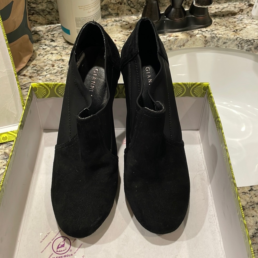 Gianni Bini black booties sz 8